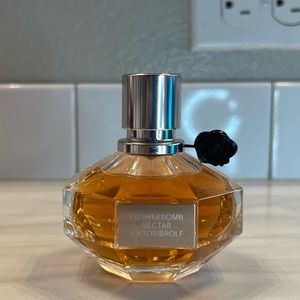 Viktor & Rolf Flowerbomb Nectar perfume fragrance